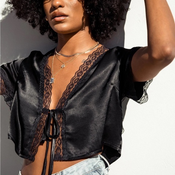 Black tie lace top - Picture 1 of 2
